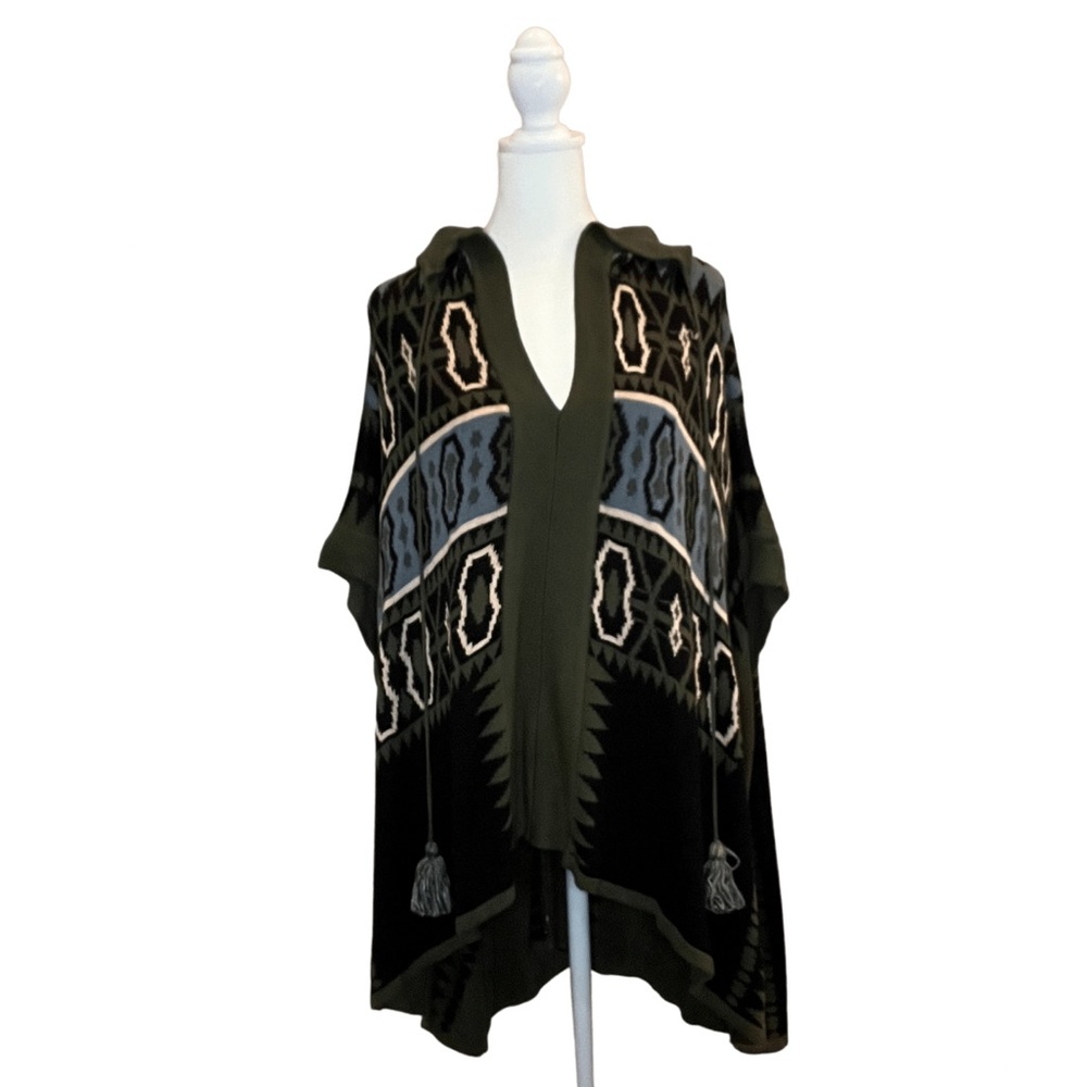 Gypsy 05 hooded poncho